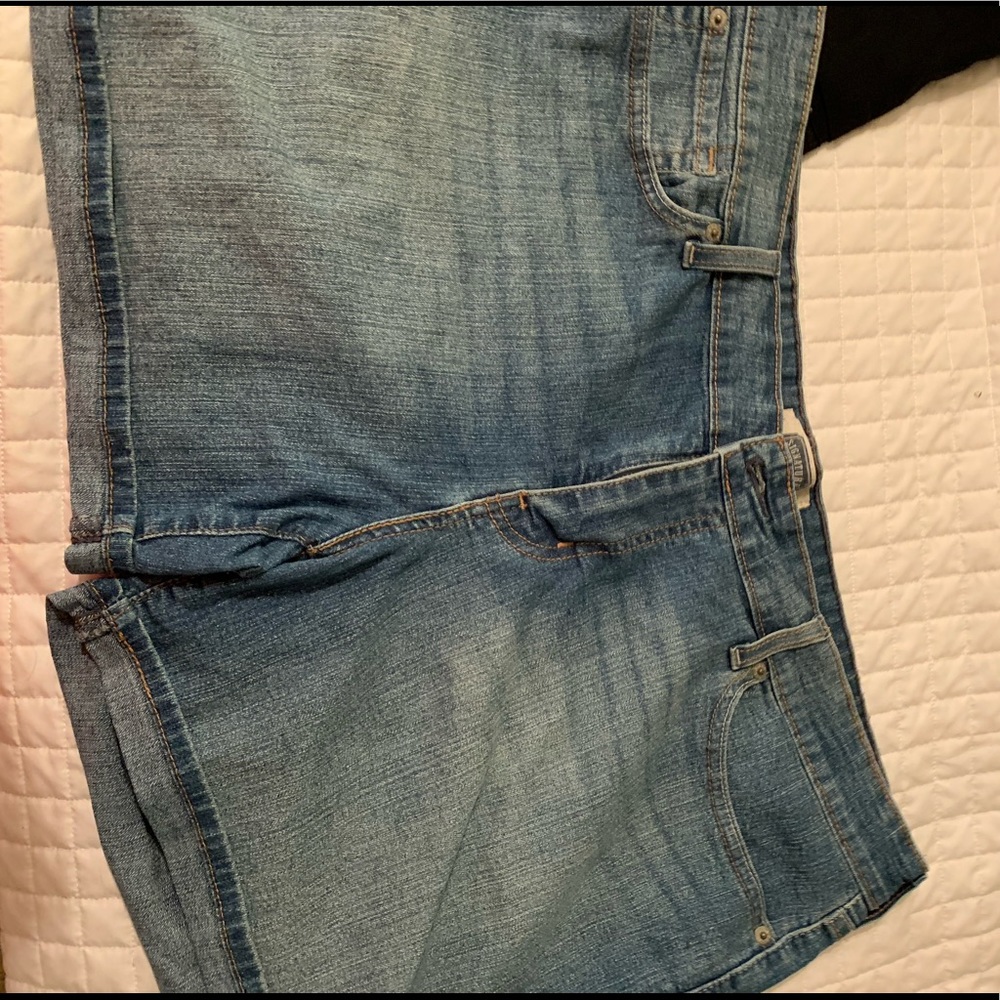 Levi shorts with cuffed hem